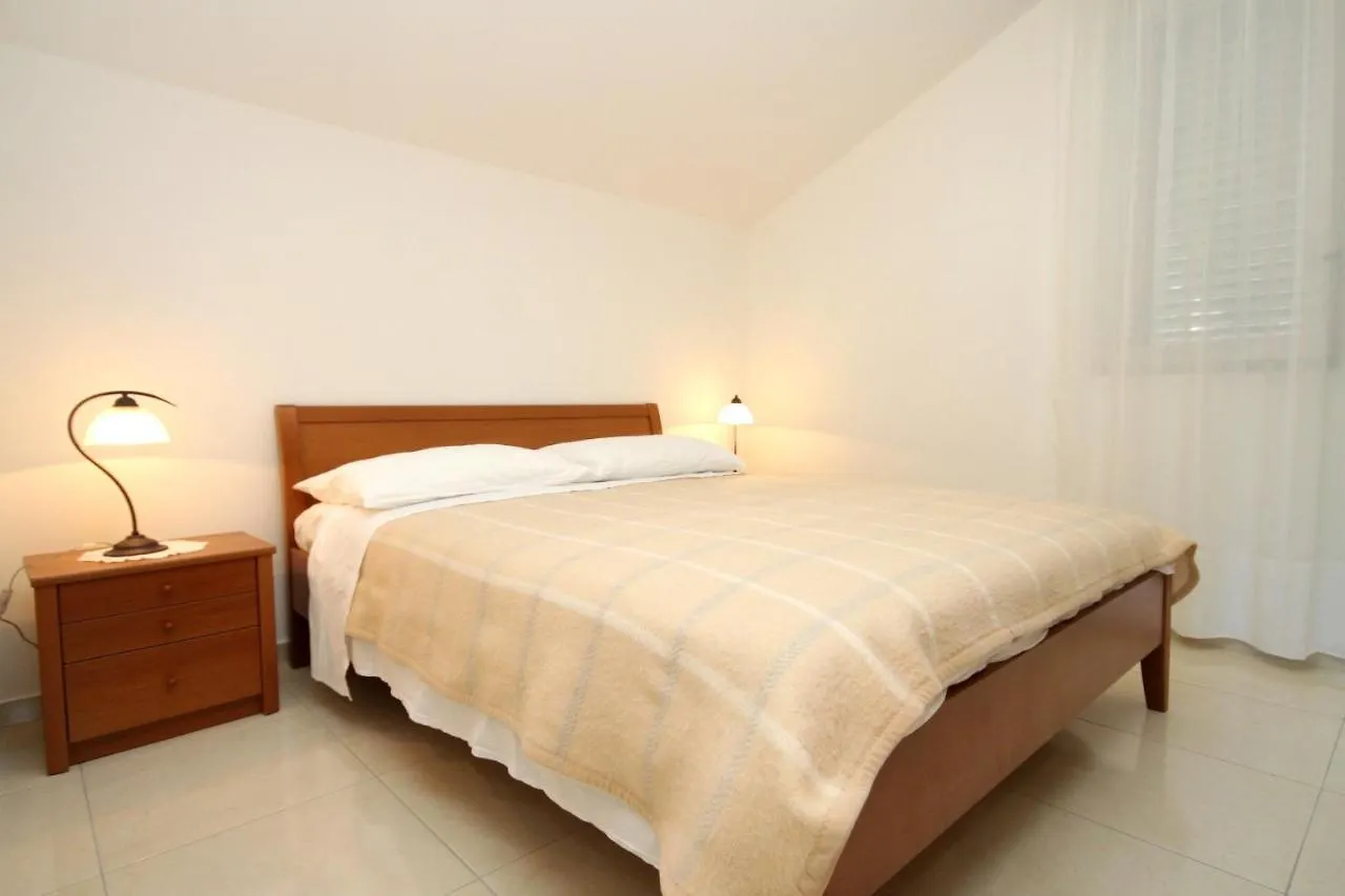 Apartments By The Sea Verunic, Dugi Otok - 8103 Croatia